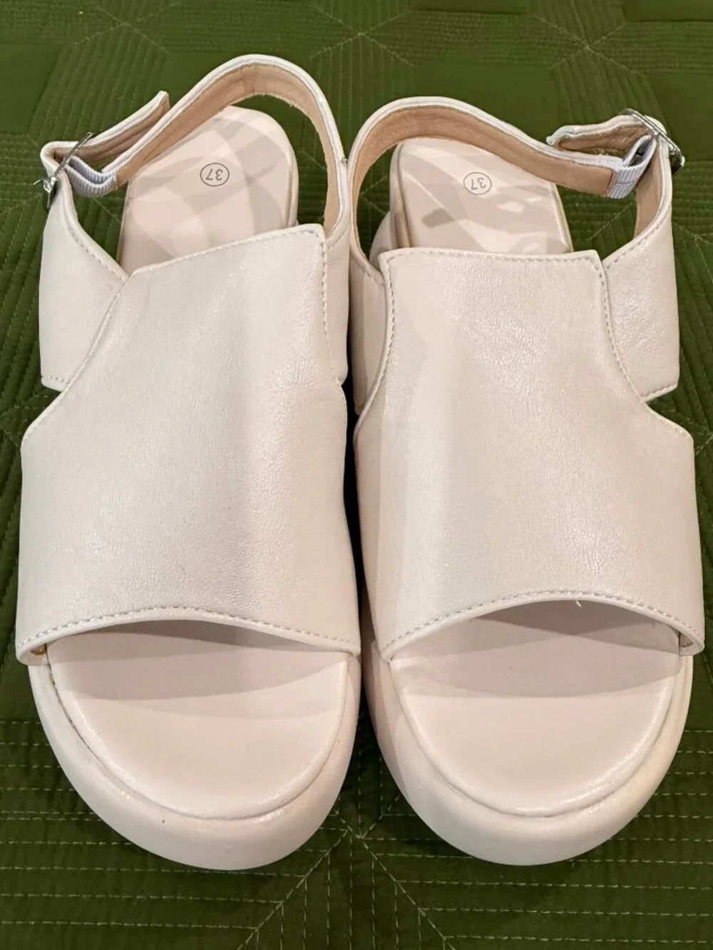 NEW - Ivory Sandals Size 6-6.5